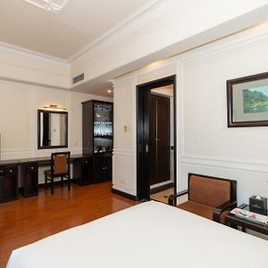 Deluxe Triple Room French Wing